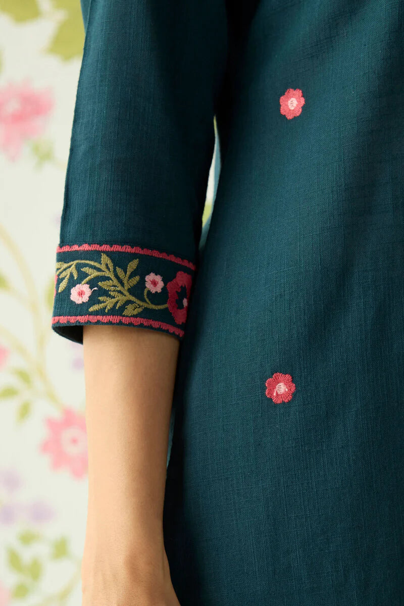 Surplus: Mehraab Maira Kurta