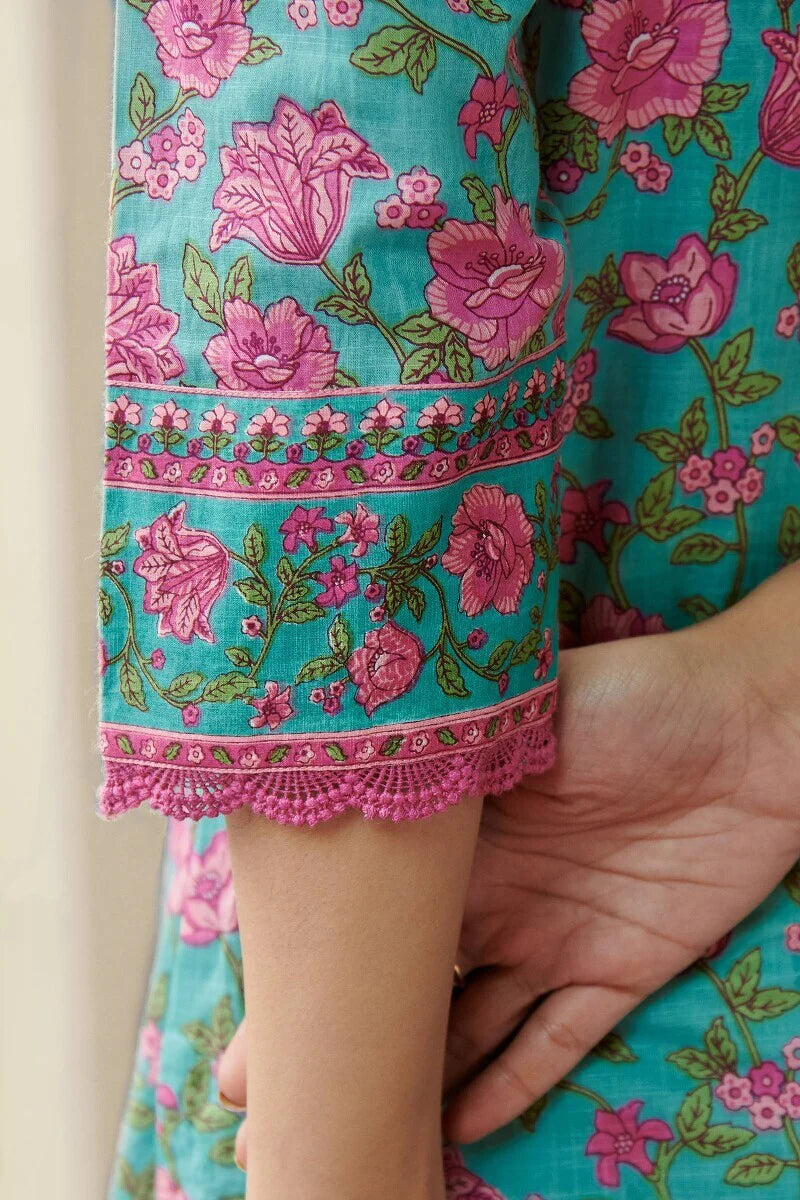Surplus: Mehreen Nazneen Kurta