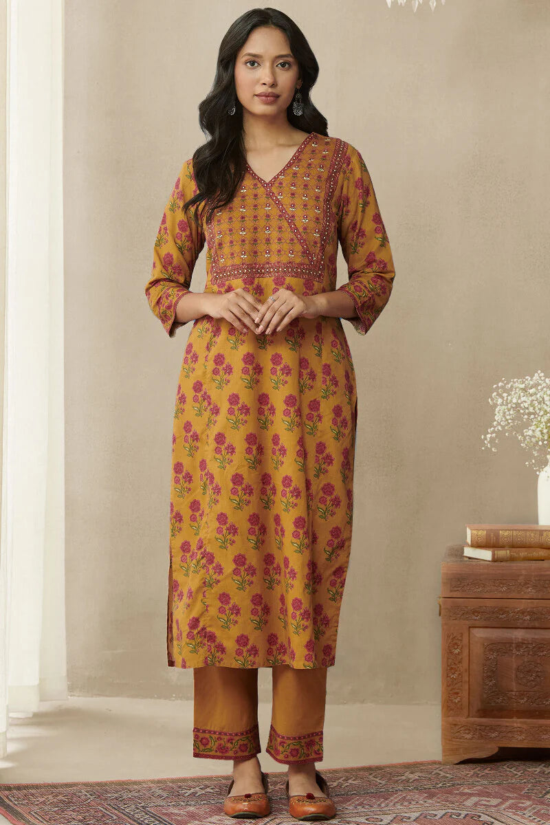 Surplus: Mahnoor Zainab Kurta