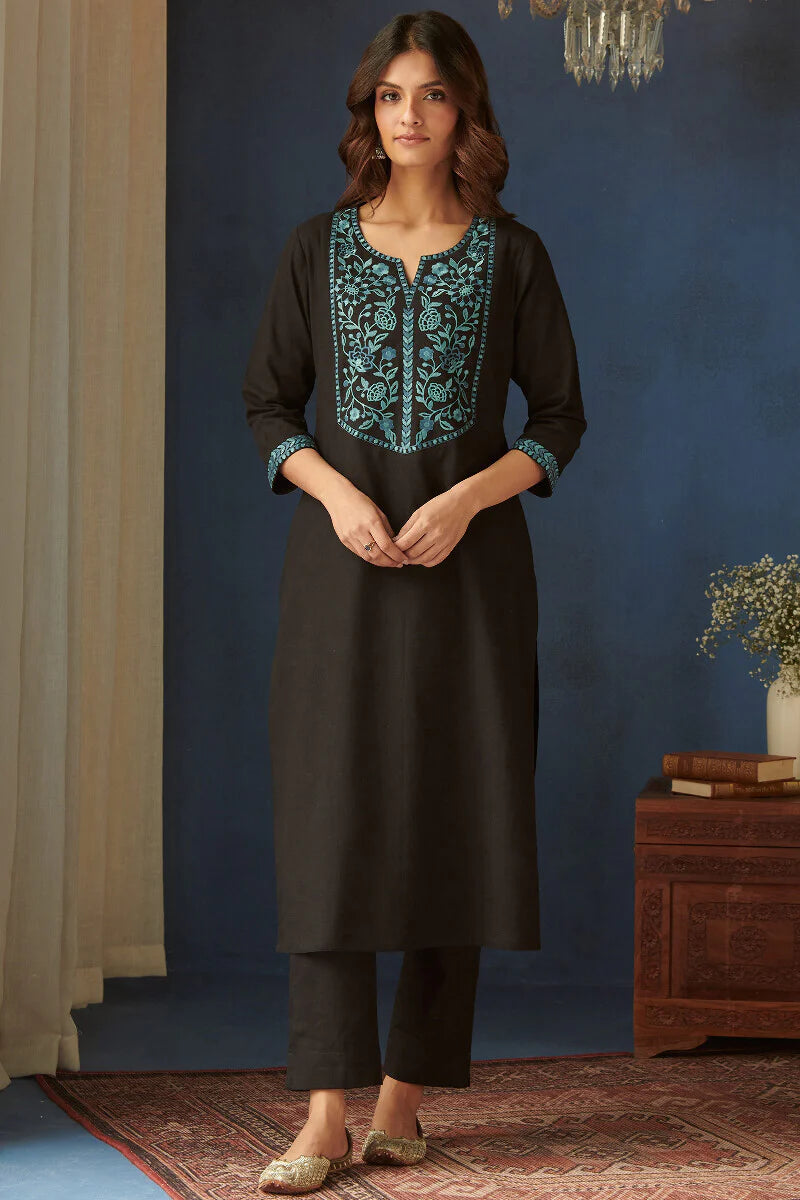 Surplus: Roza Seerat Black Kurta