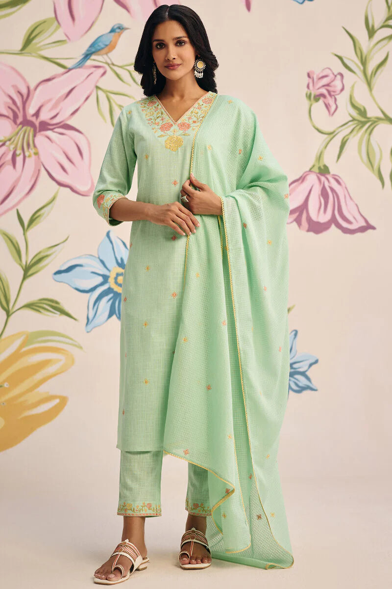 Surplus: Mehraab Nida Kurta