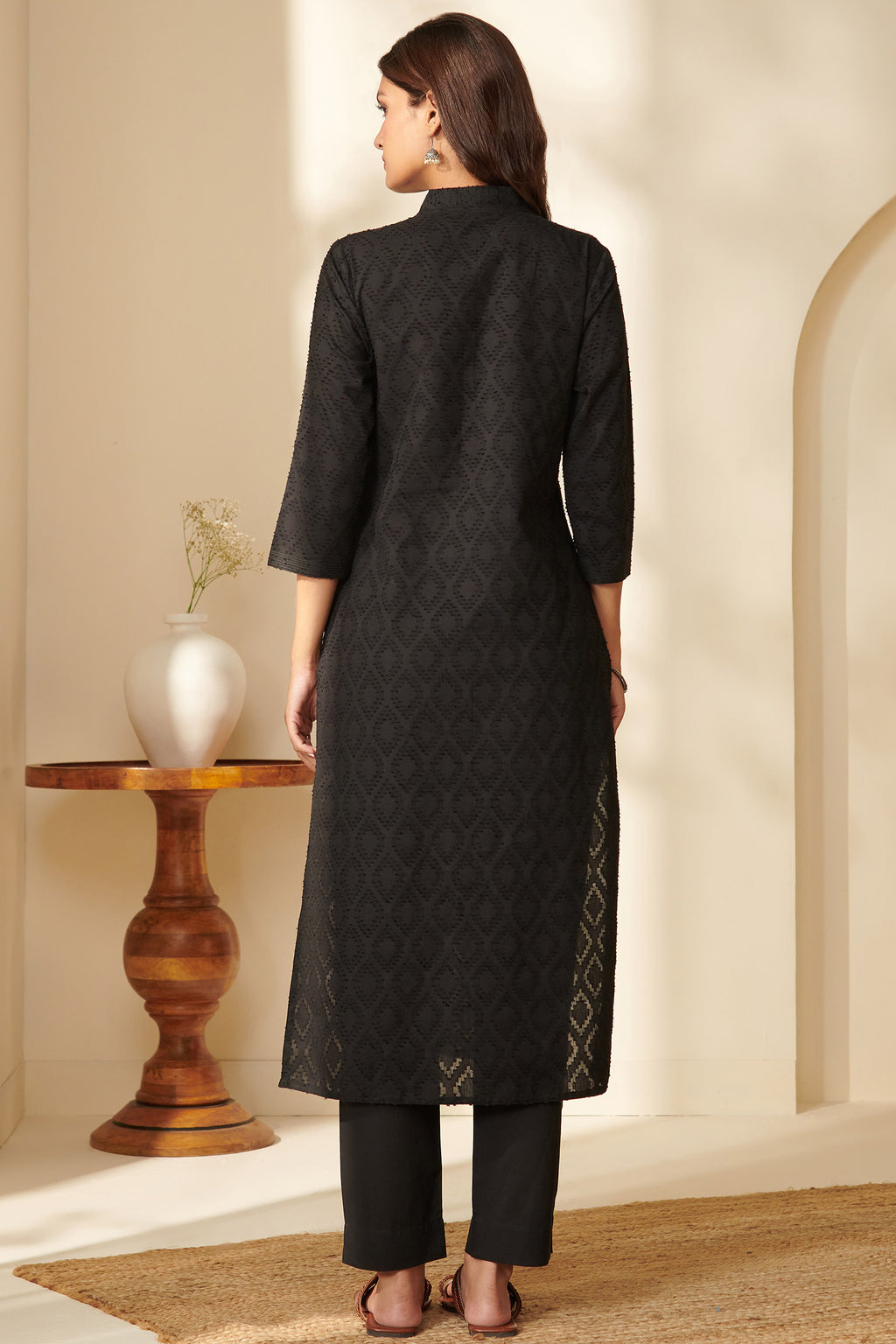 Surplus: Roza Alya Black Kurta