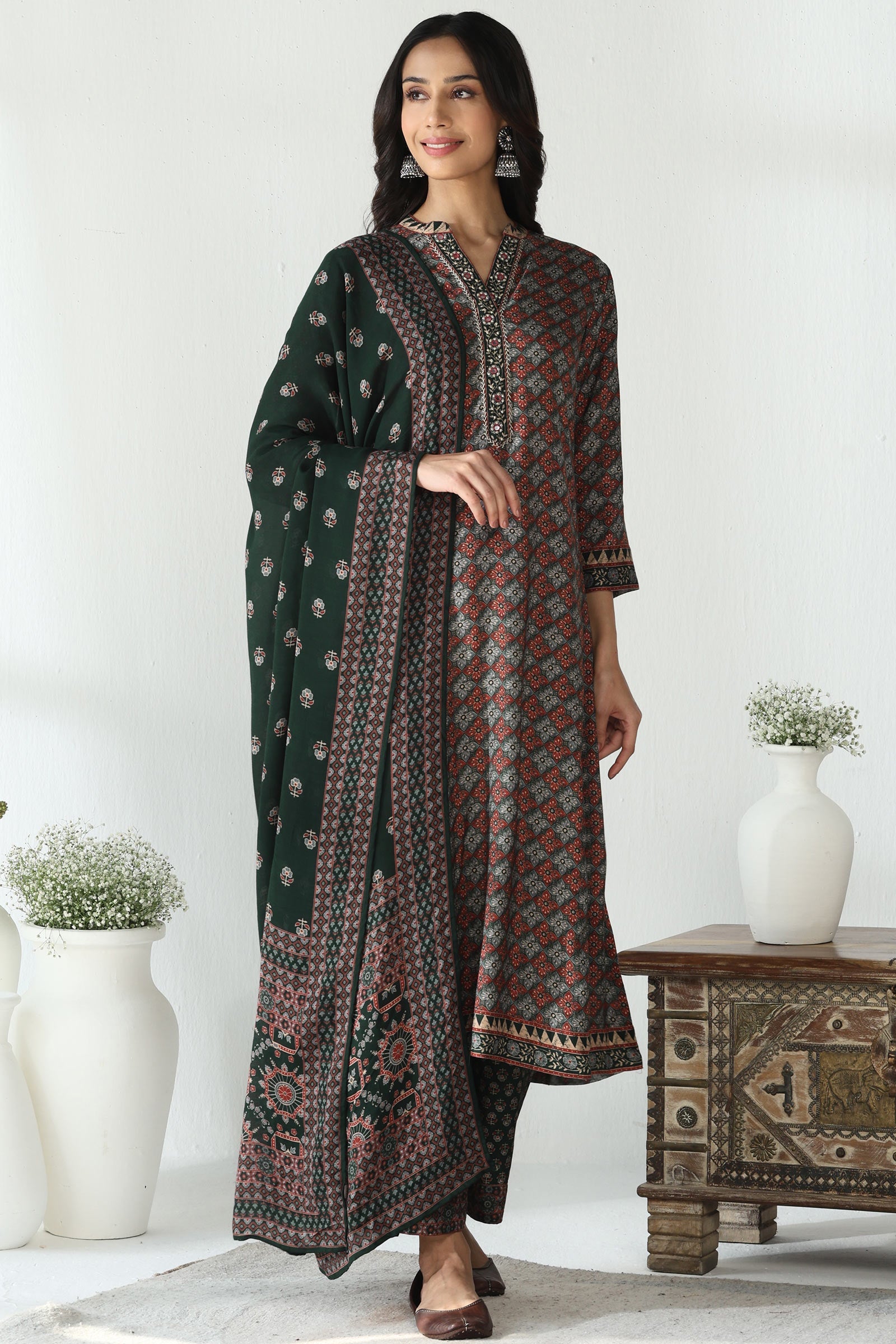 Surplus: Rangrez Nasira Kurta