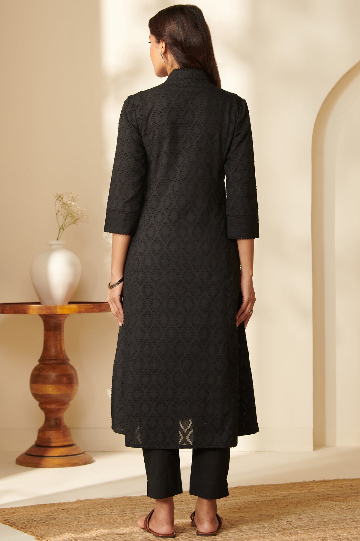 Surplus: Roza Fareeha Black Kurta