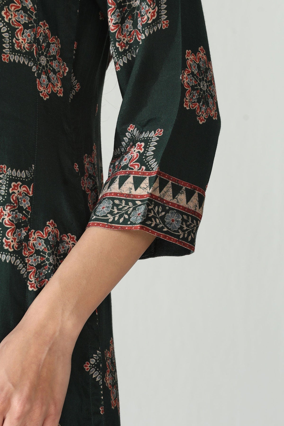 Surplus: Rangrez Mirza Kurta