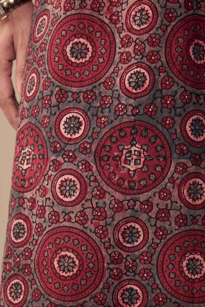 Sehra Nizam Ajrak Kurta
