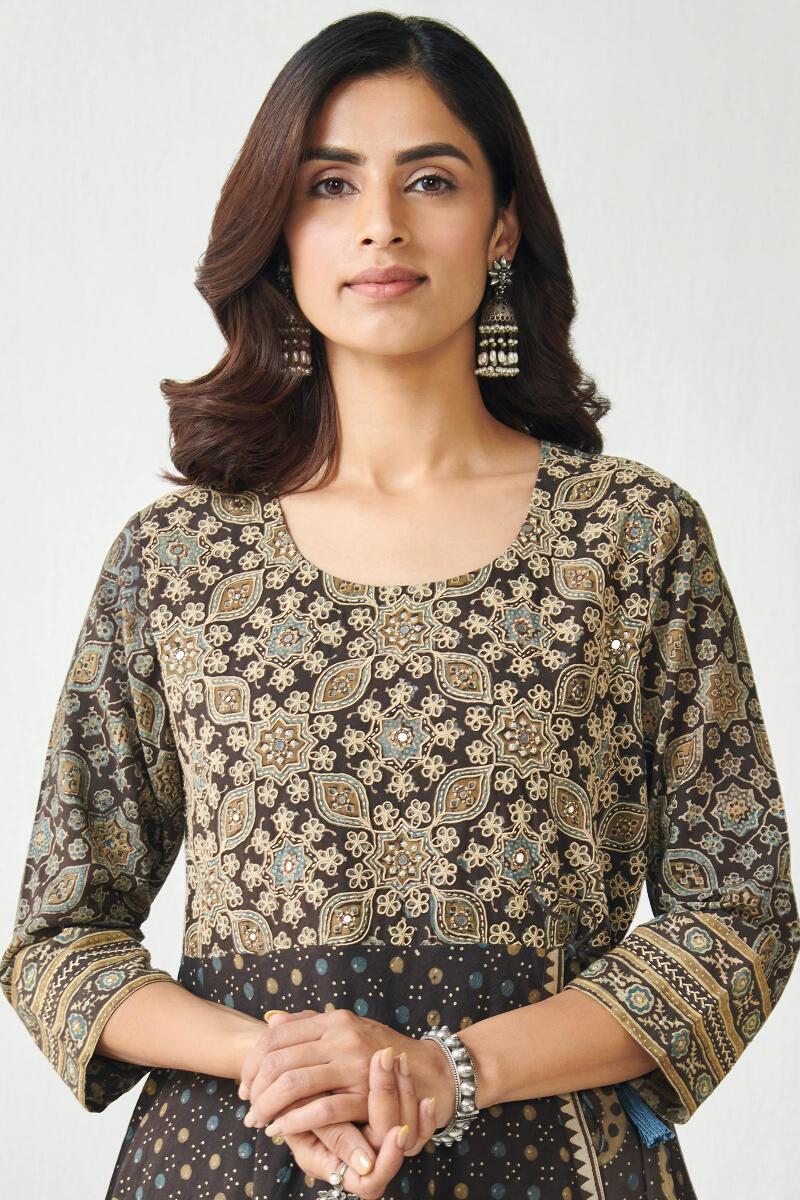 Sehra Rahima Ajrak Kurta