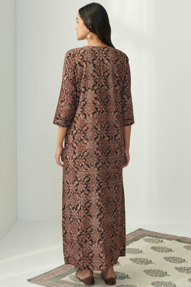 Sehra Farheen Ajrak Kaftan