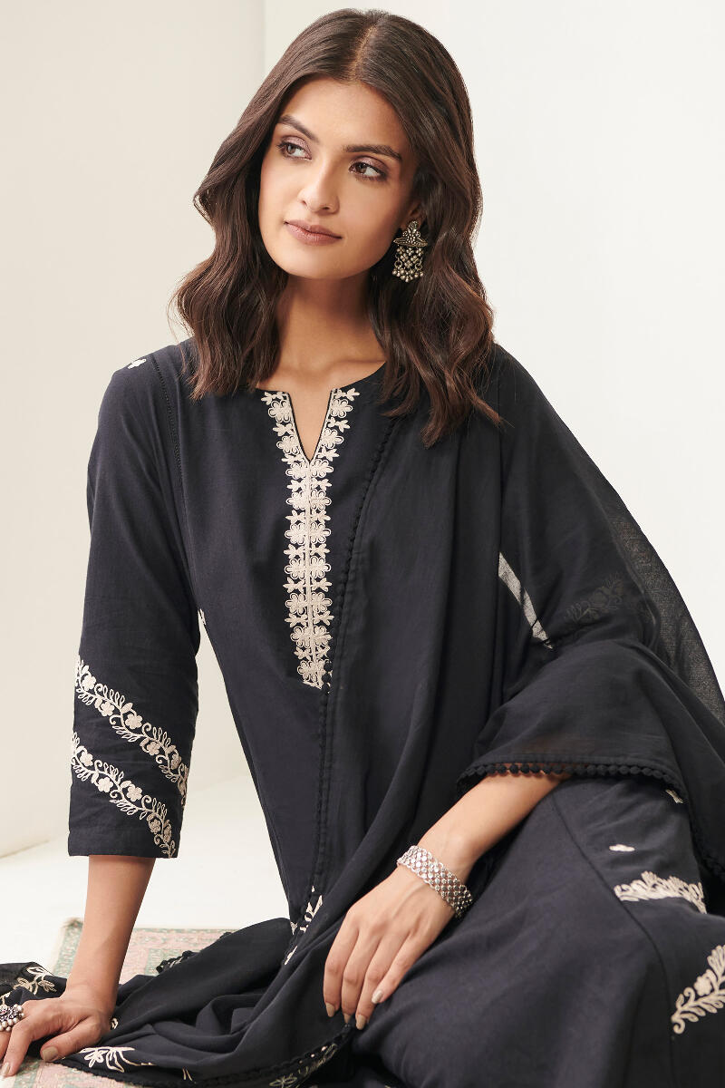 Mirza Kaynat Dupatta