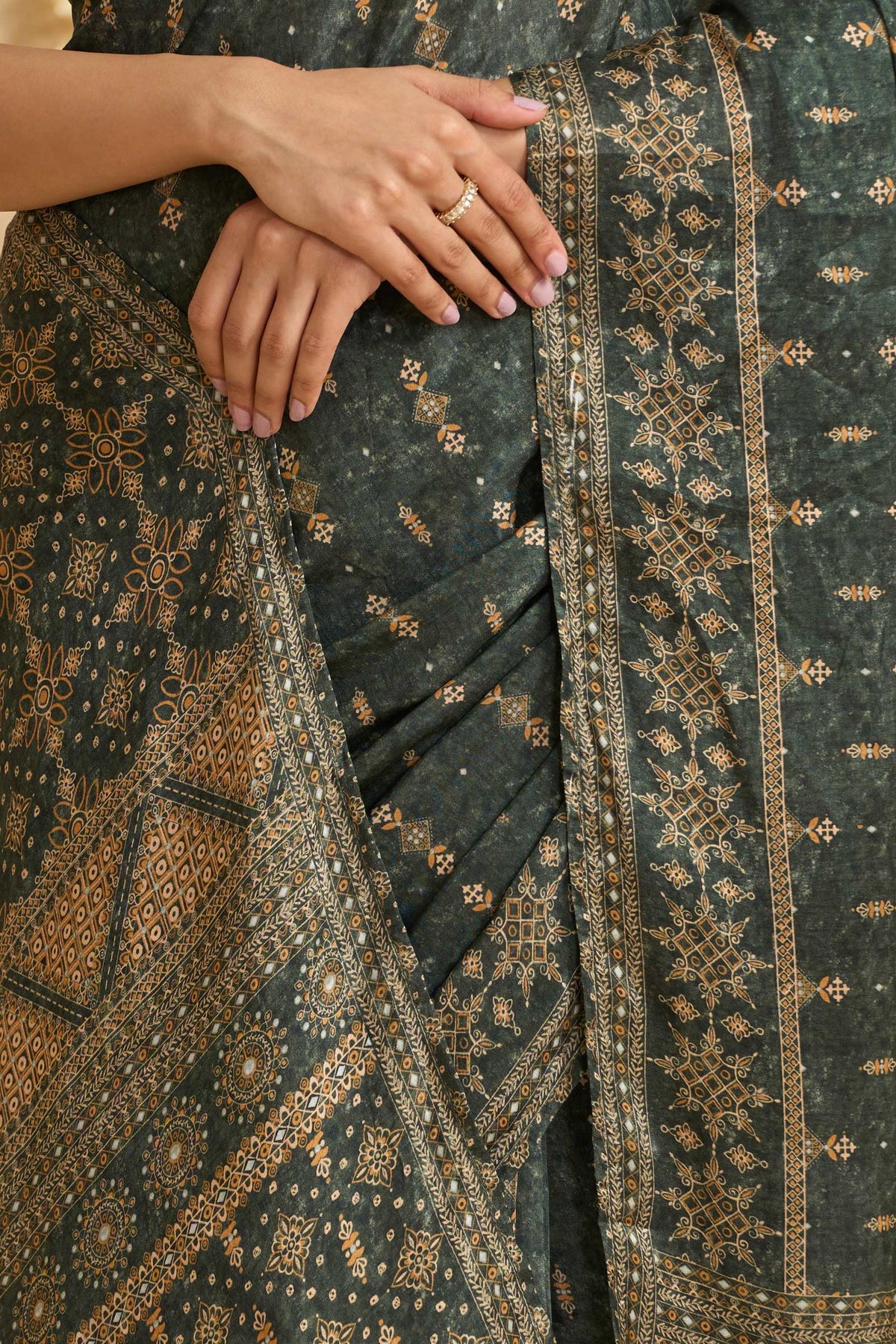 Meherzaan Maisha Saree