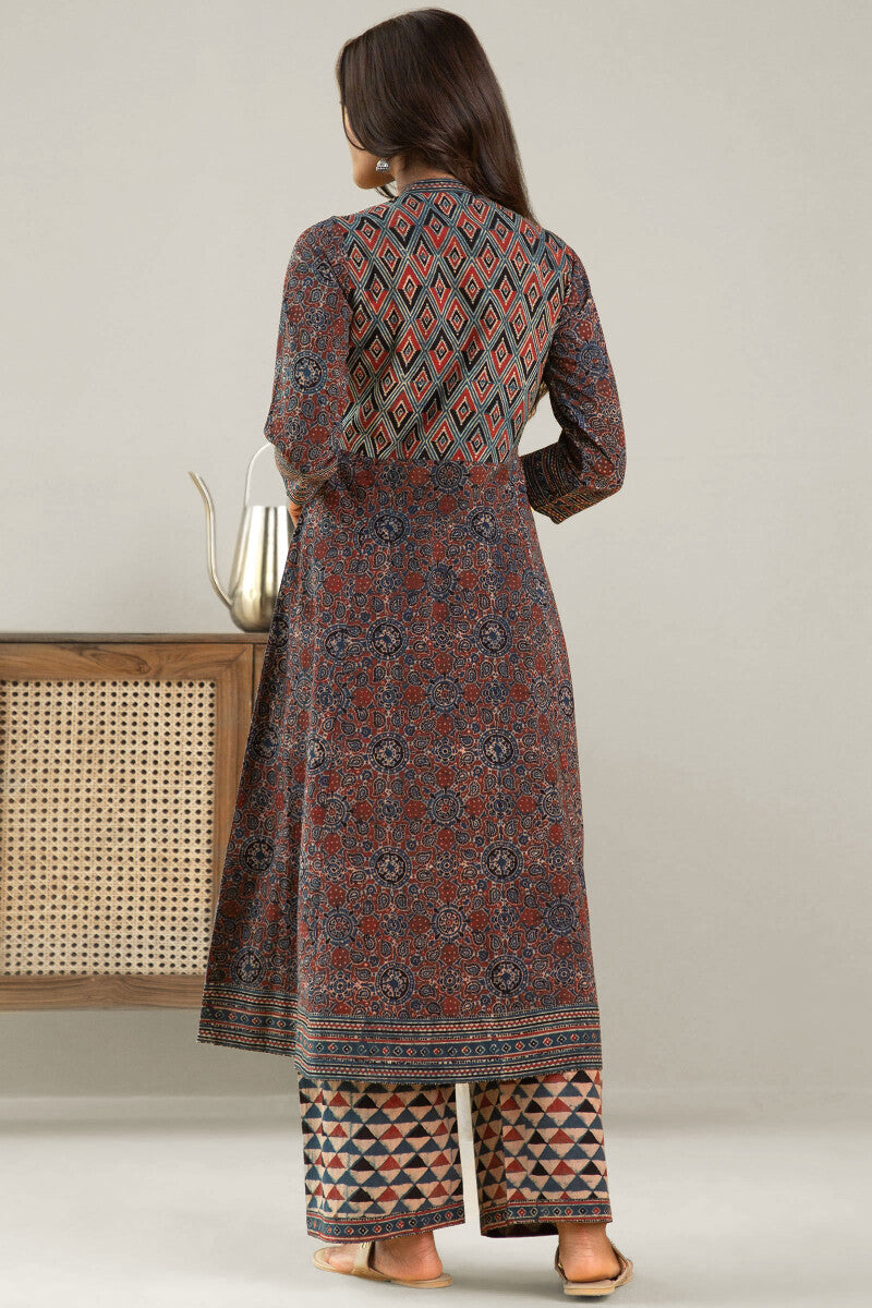 Sehra Nikhat Ajrak Kurta
