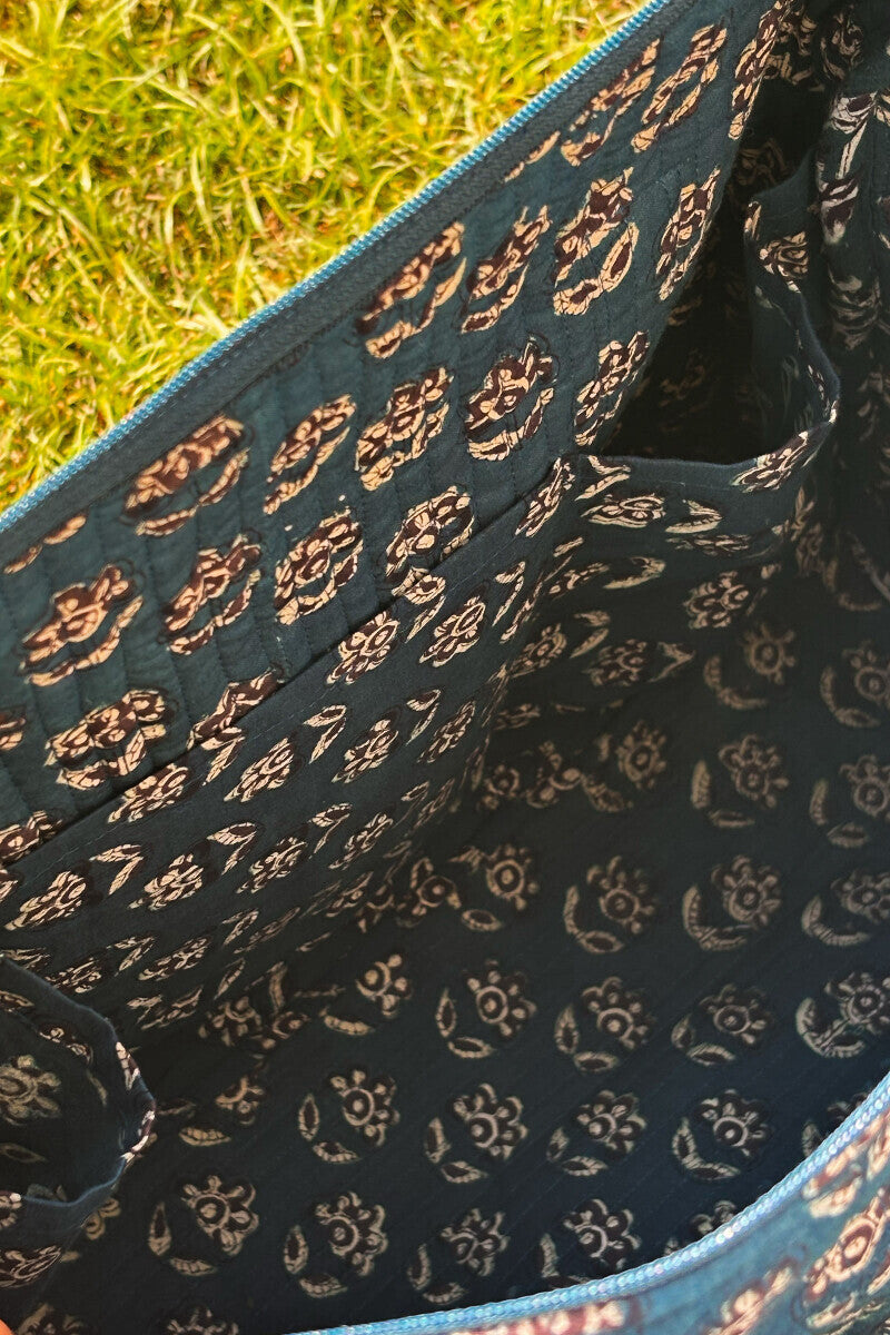 Roza Sabeen Holdall Bag