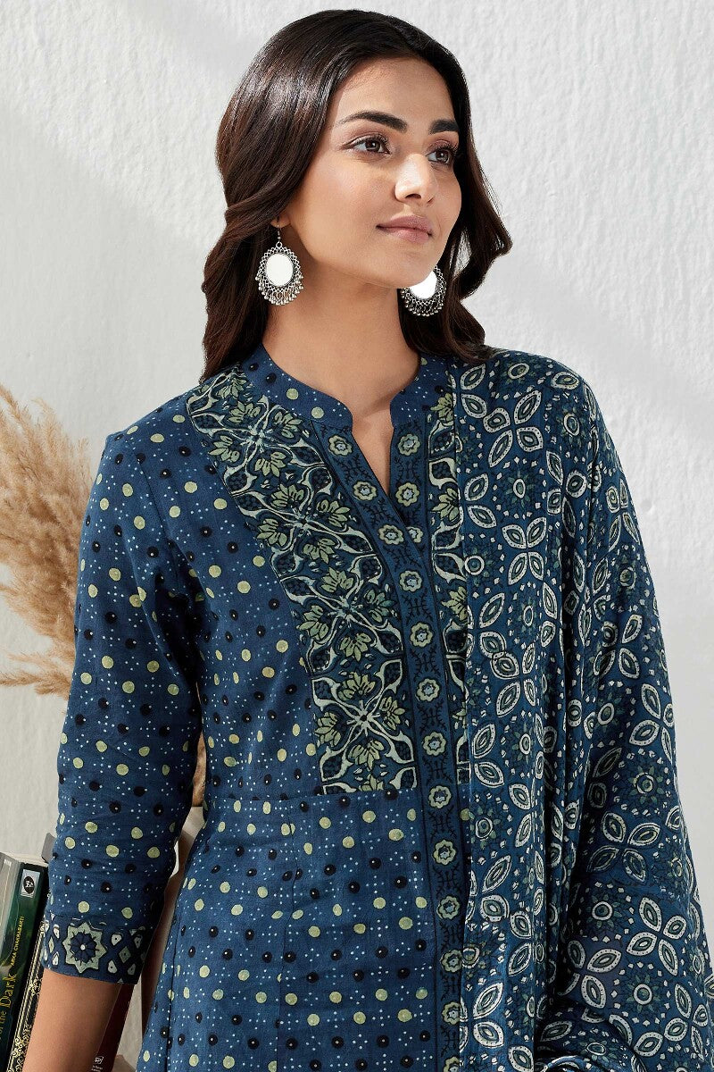 Sehra Zaaida Ajrak Kurta