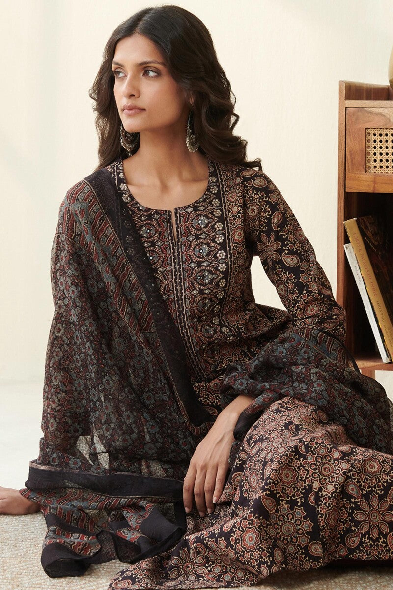 Sehra Yasmina Ajrak Kurta