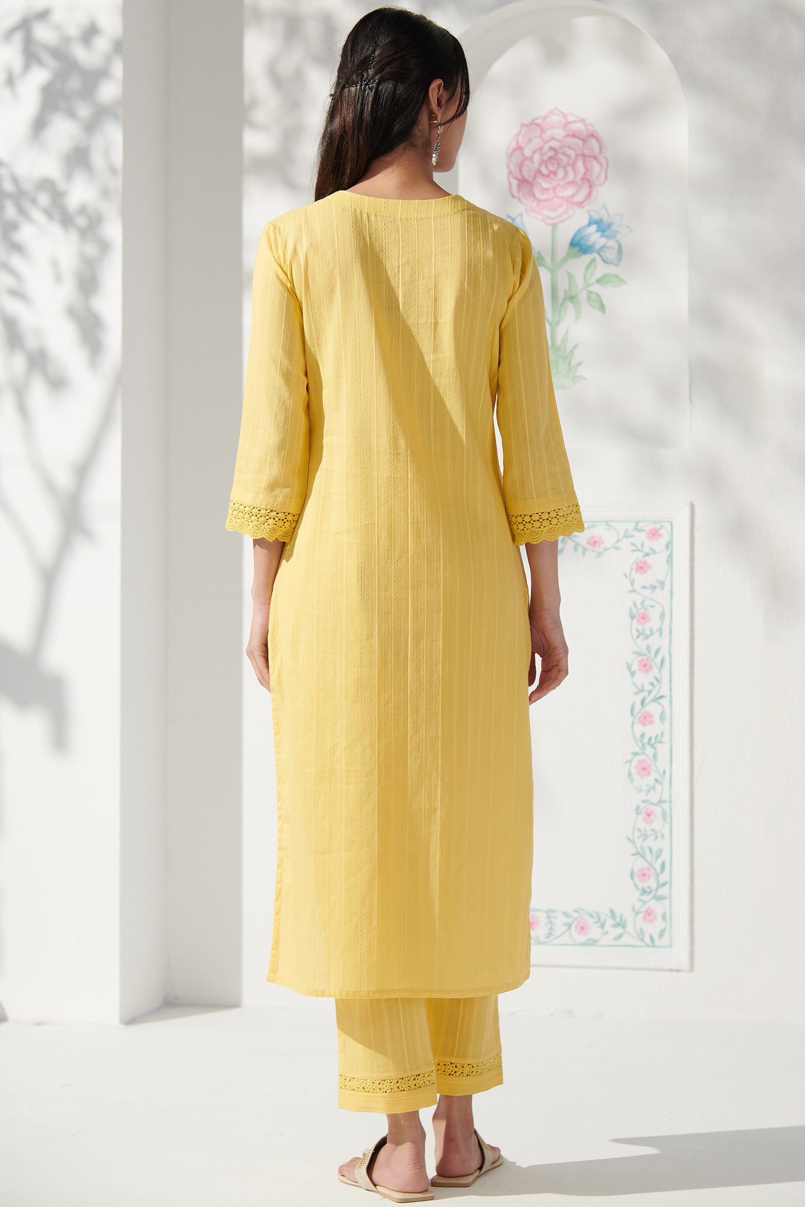 Surplus: Roza Zehmat Yellow Kurta