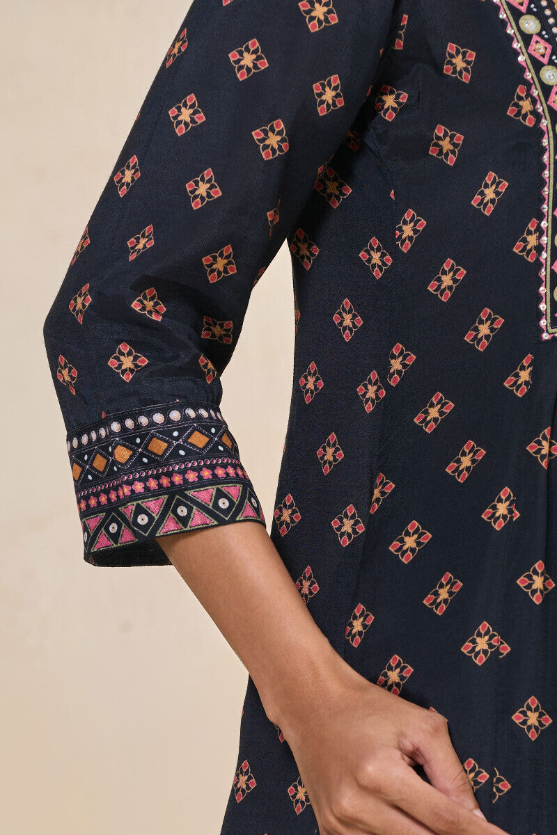 Mehrunissa Zaharaa Kurta