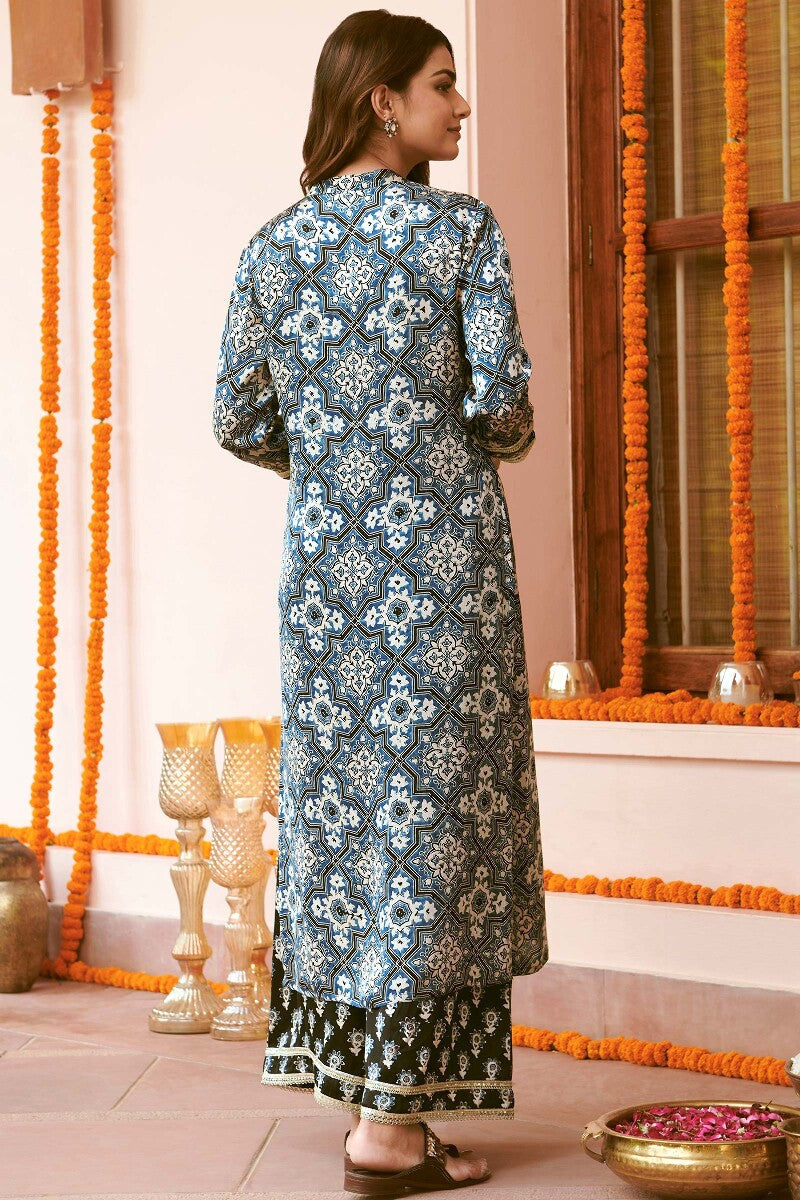 Mehrunissa Seerat Ajrak Kurta