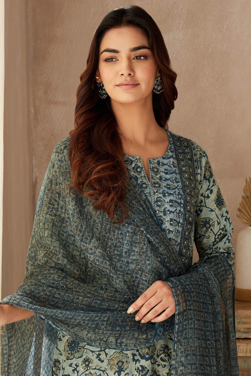 Sehra Nagma Akola Kurta