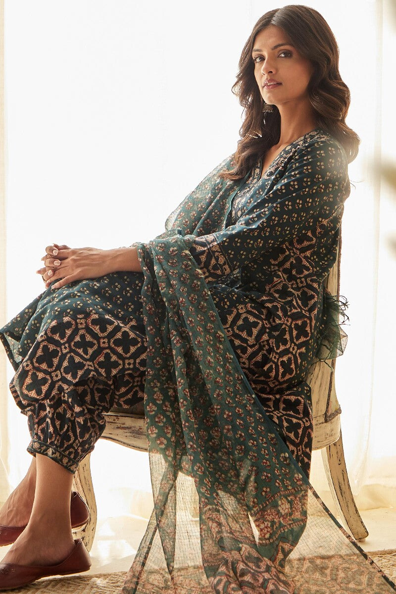 Sehra Nazimah Bagru Kurta