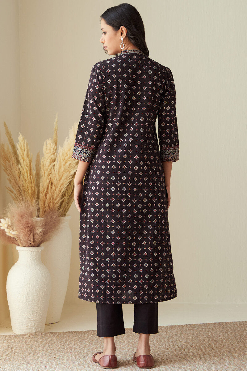 Sehra Nadia Ajrak Kurta