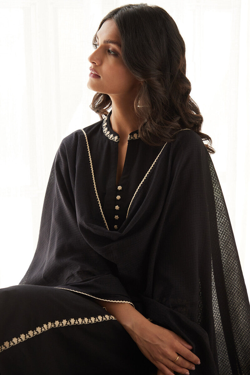 Mirza Kaynat Kurta