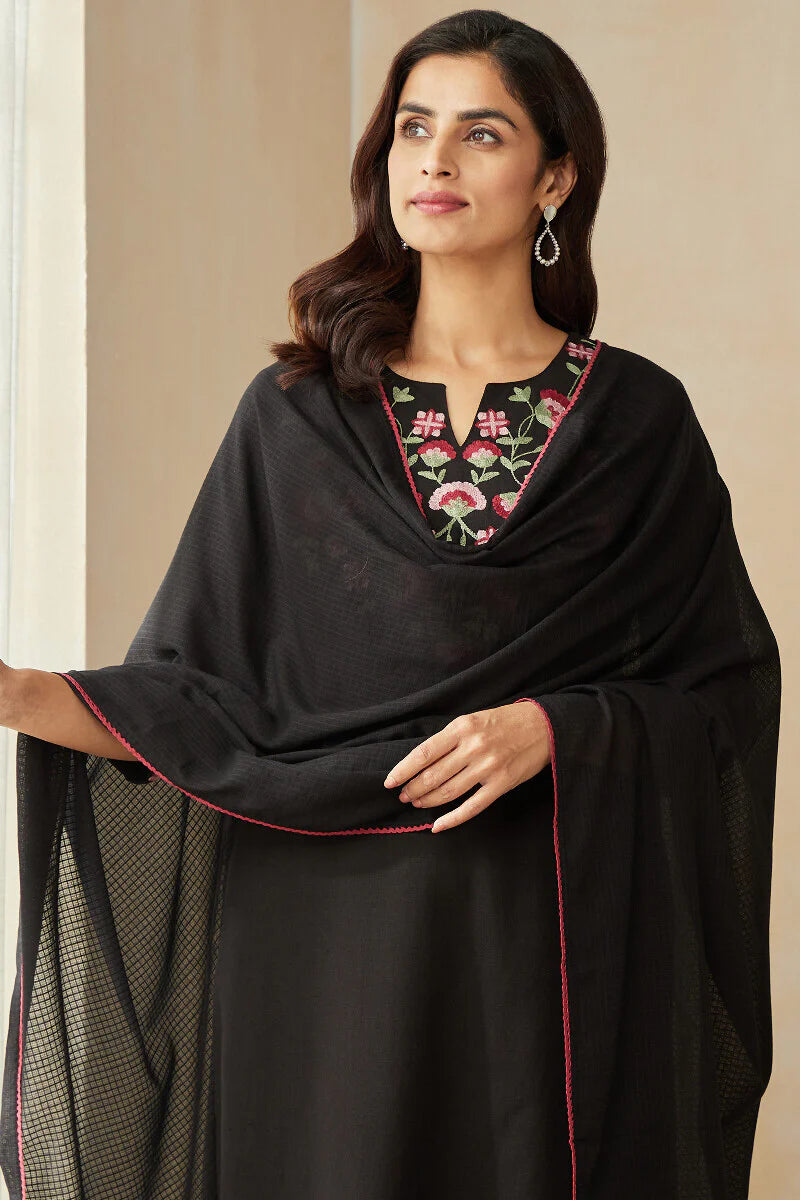 Surplus: Rosheen Nazneen Kurta