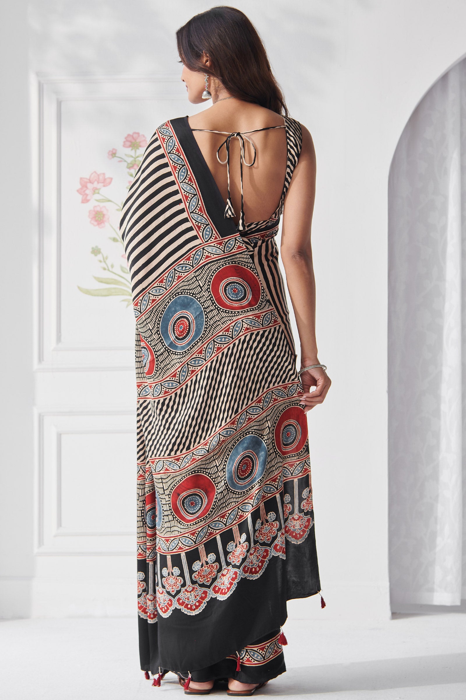 Sehra Nazm Ajrak Saree
