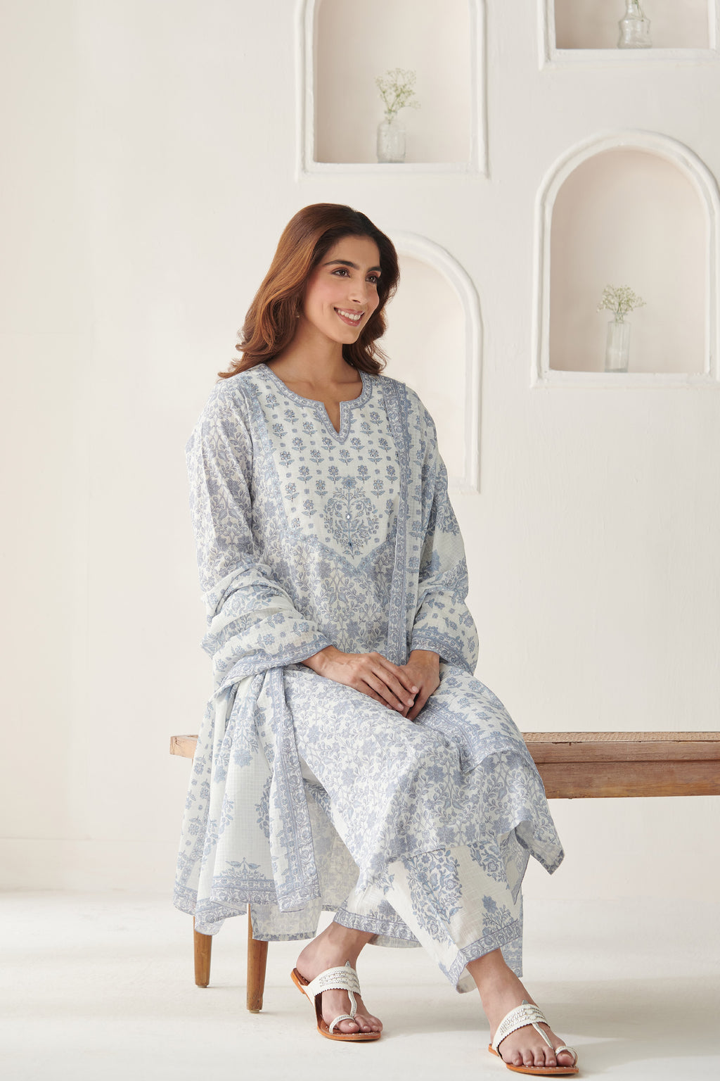Neelofar Afra Kurta