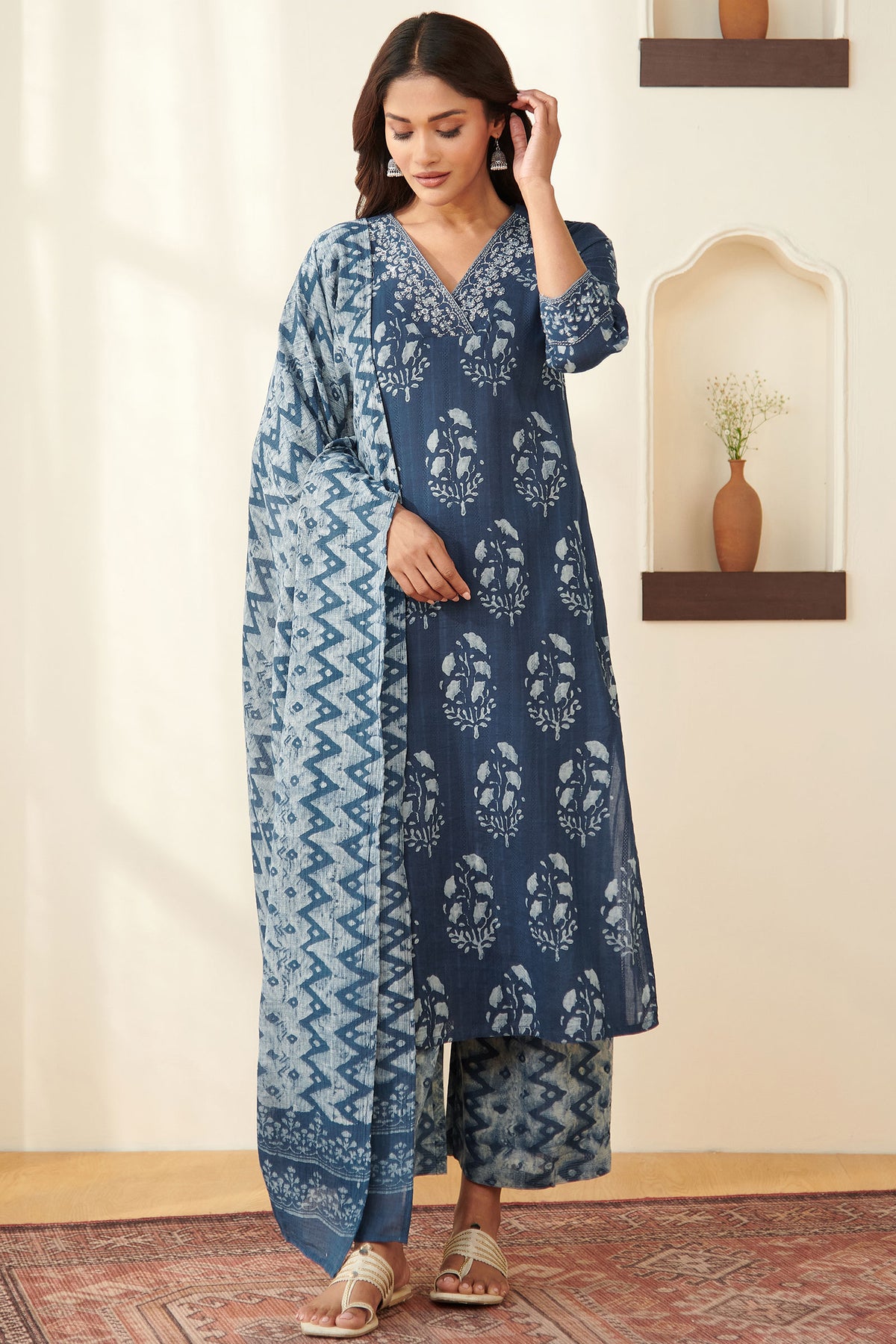 Noor Rumaisa Akola Kurta