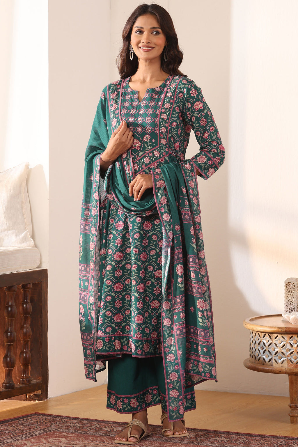 Mehreen Inaaya Kurta