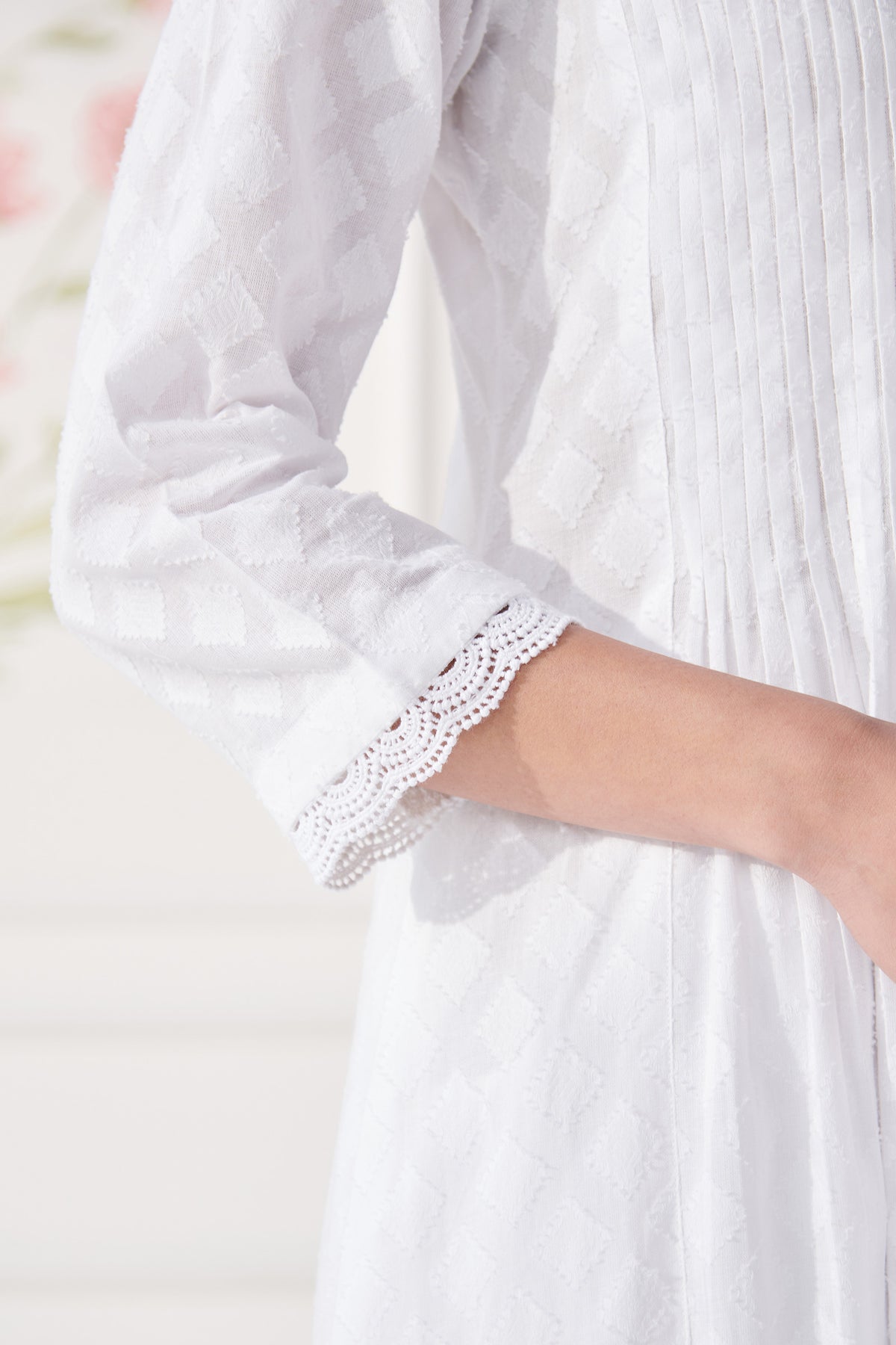 Raahat Naadiya White Kurta