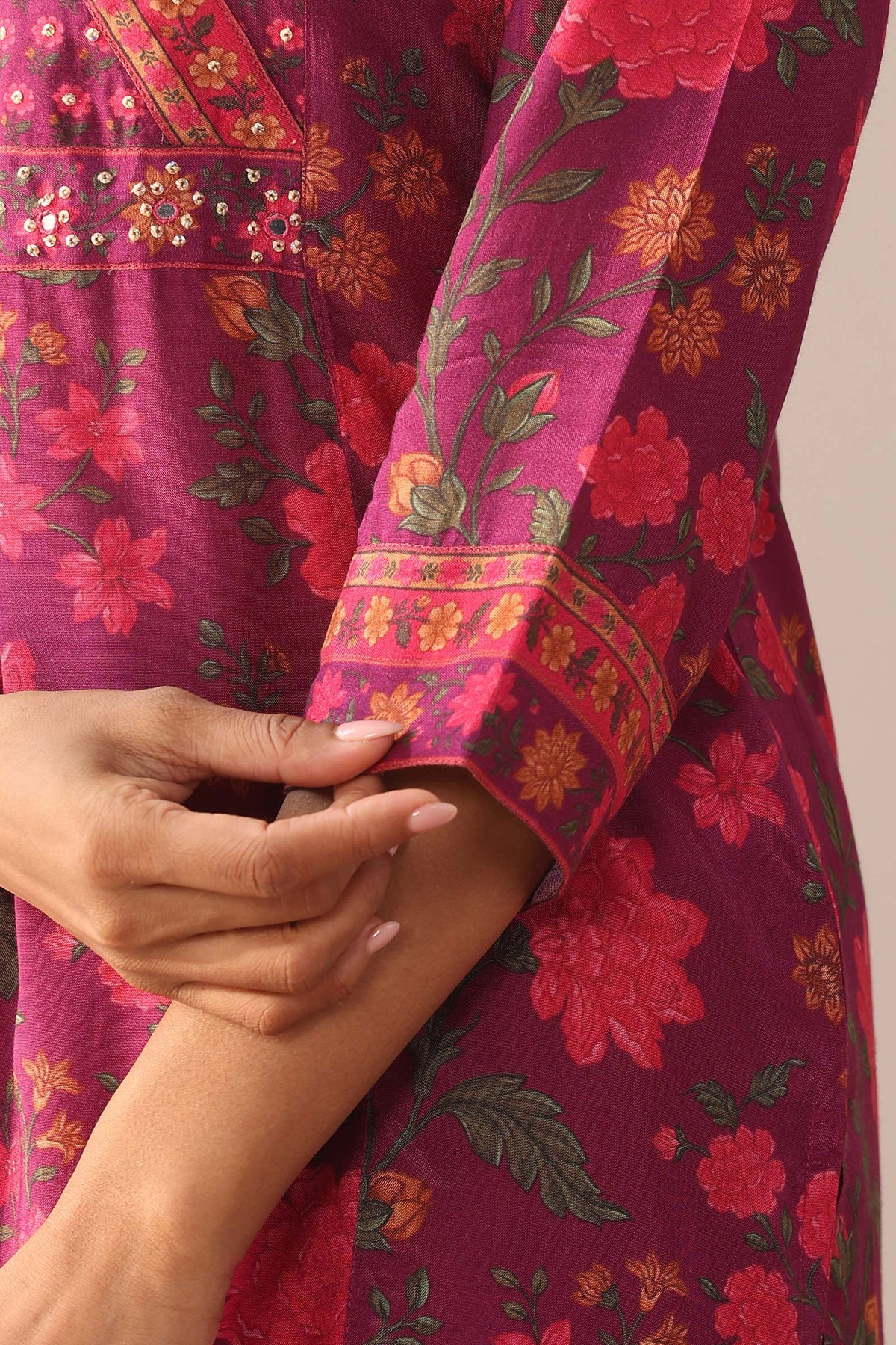 Surplus: Mahnoor Kiara Kurta
