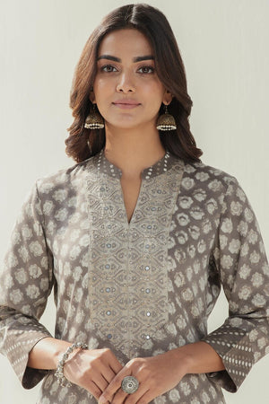 Sehra Zeenat Dabu Kurta