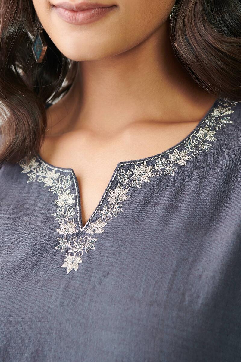 Mirza Sahira Handloom Kurta