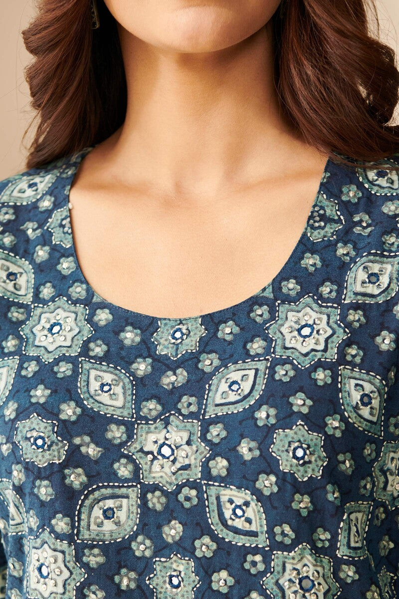 Sehra Kashaf Ajrak Kurta