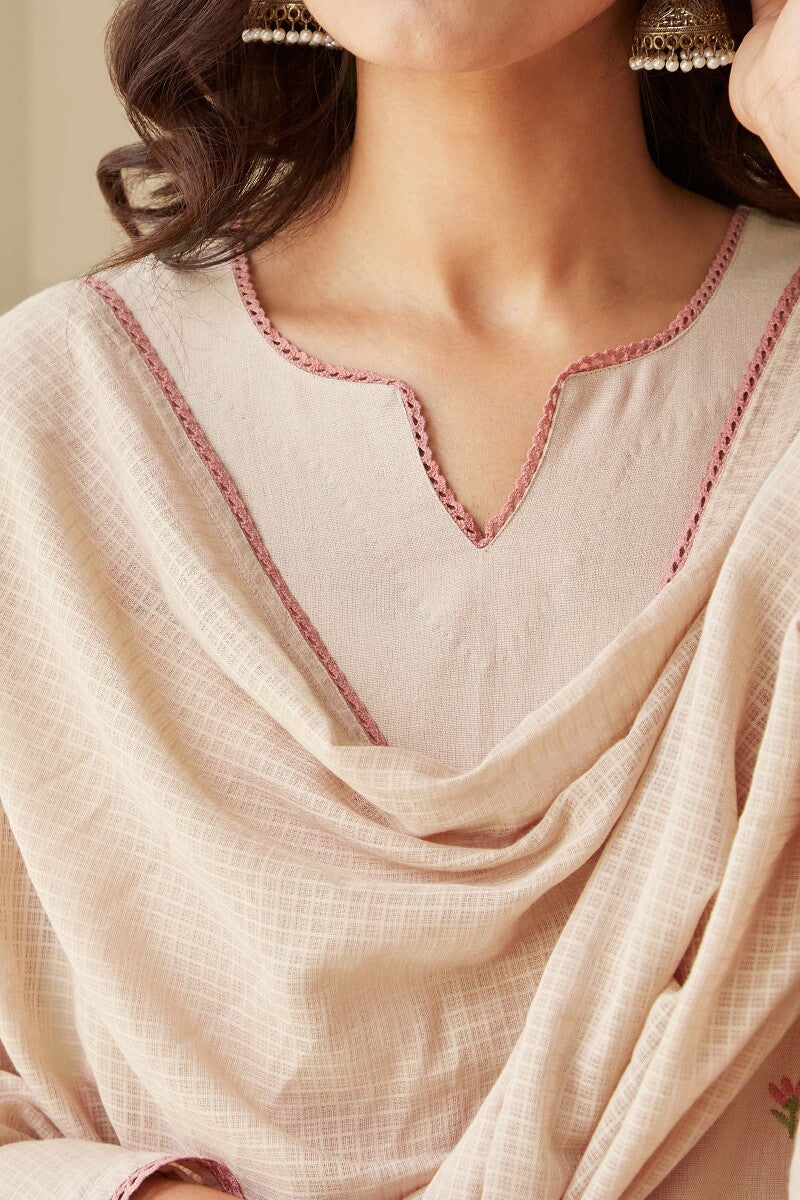 Nazm Mahnoor Dupatta