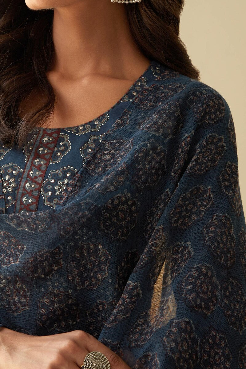 Rehnuma Azarin Dupatta