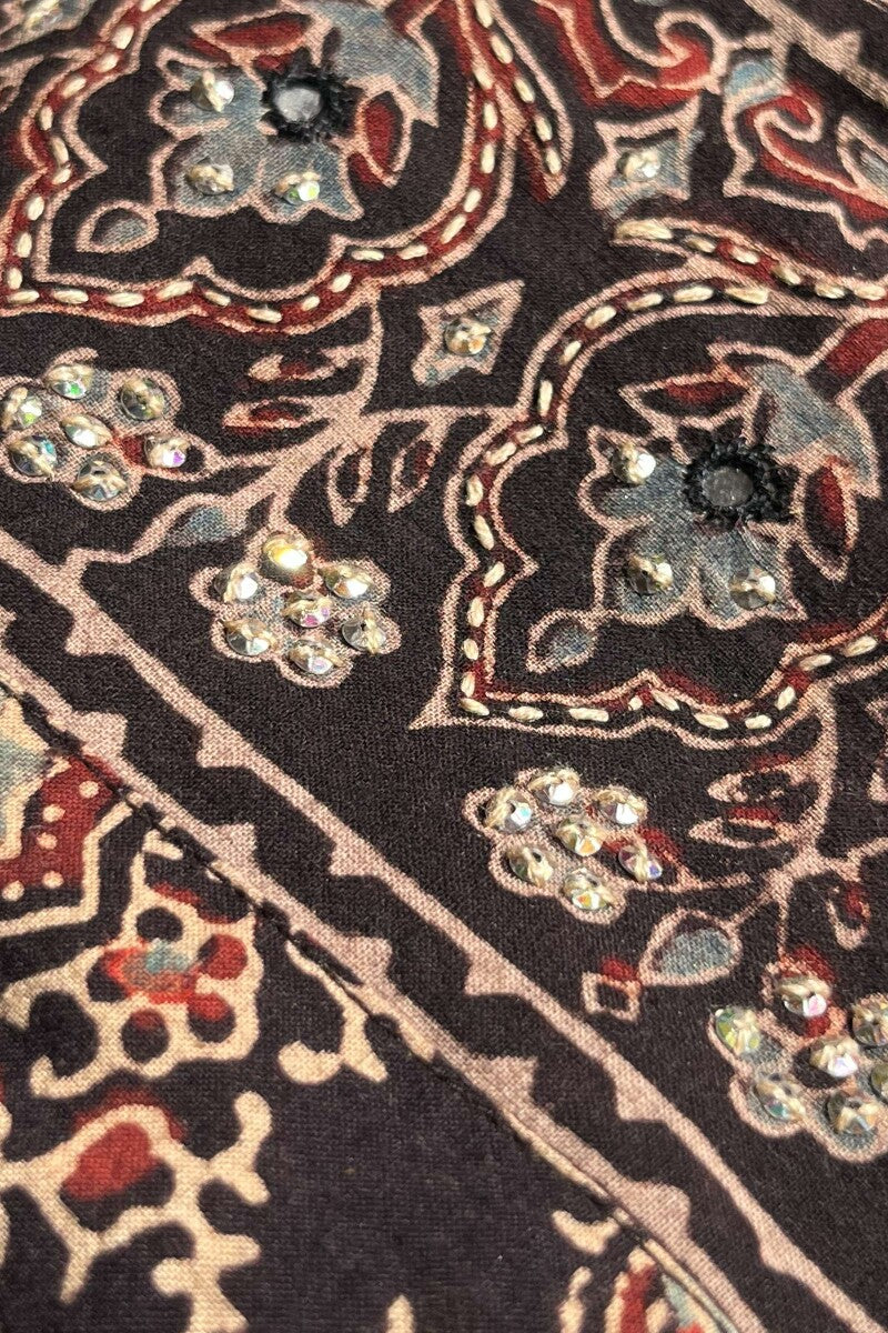 Sehra Yasmina Ajrak Kurta