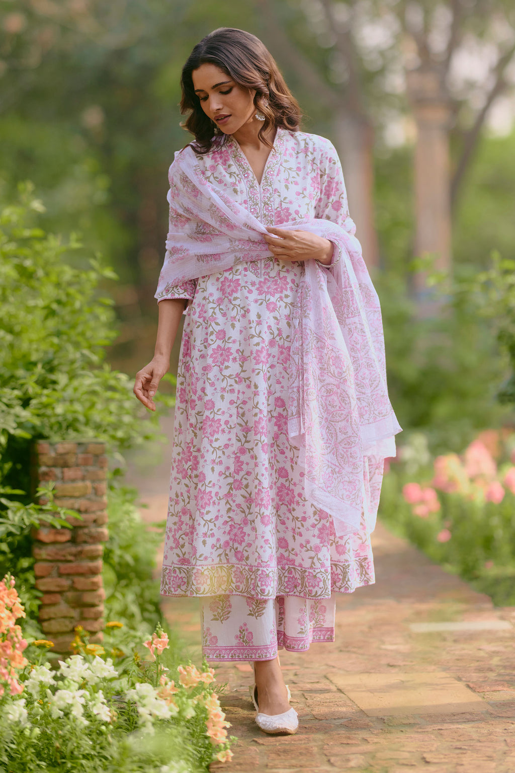 Surplus: Gulbahar Zeina Sanganeri Kurta
