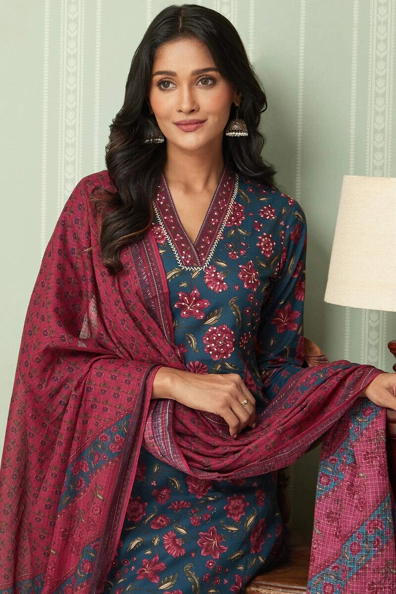 Mahnoor Saira Kurta
