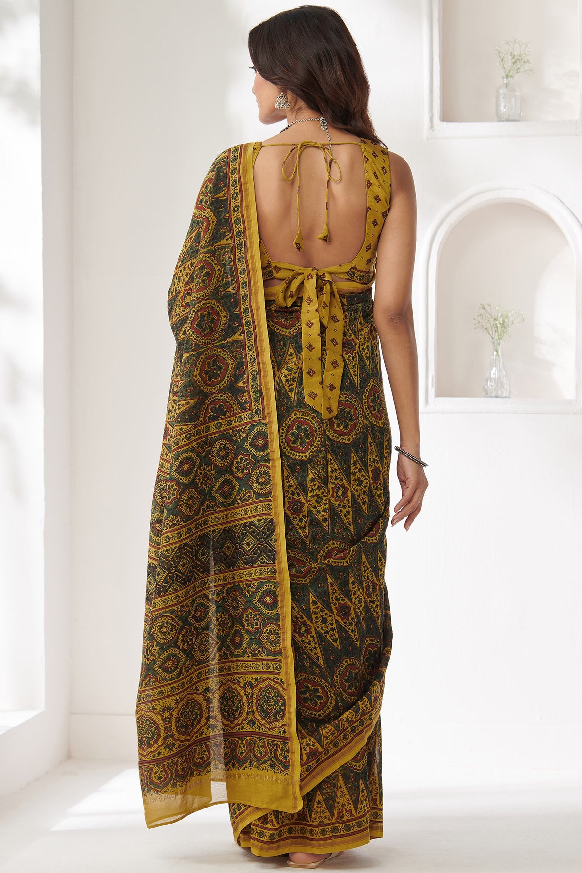 Sehra Gazal Ajrak Saree