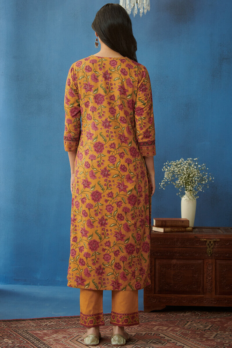 Mahnoor Amyra Kurta