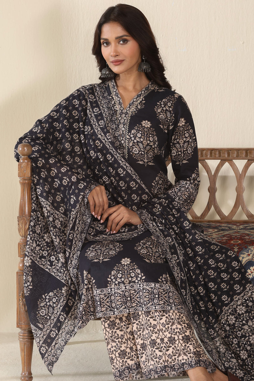 Surplus: Roz Meher Rahila Kurta