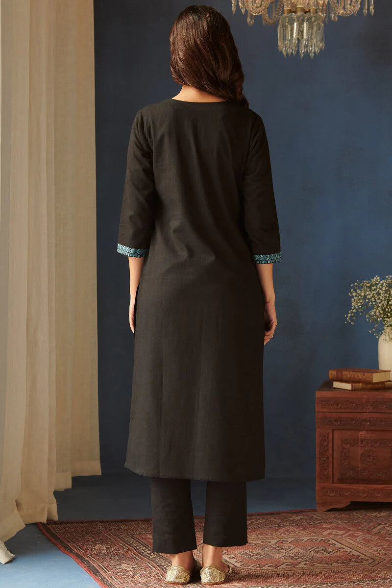 Surplus: Roza Seerat Black Kurta