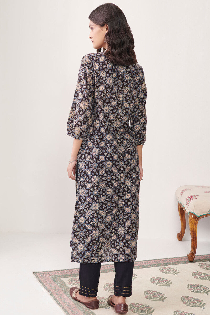 Shirin Zaharaa Ajrak Kurta