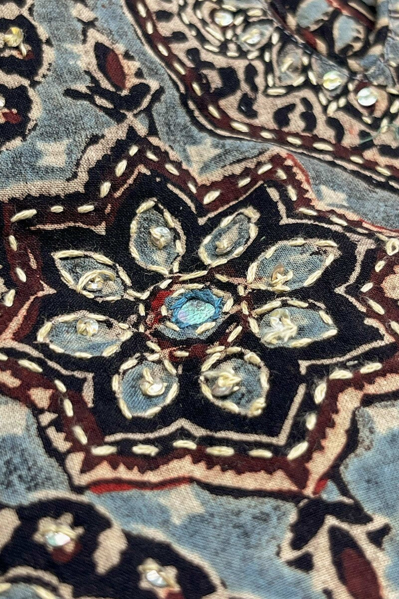 Sehra Rumaisa Ajrak Kurta