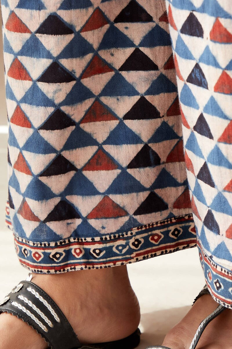 Sehra Nikhat Ajrak Farsi