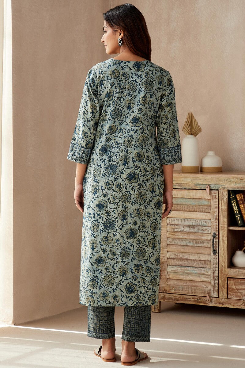 Sehra Nagma Akola Kurta