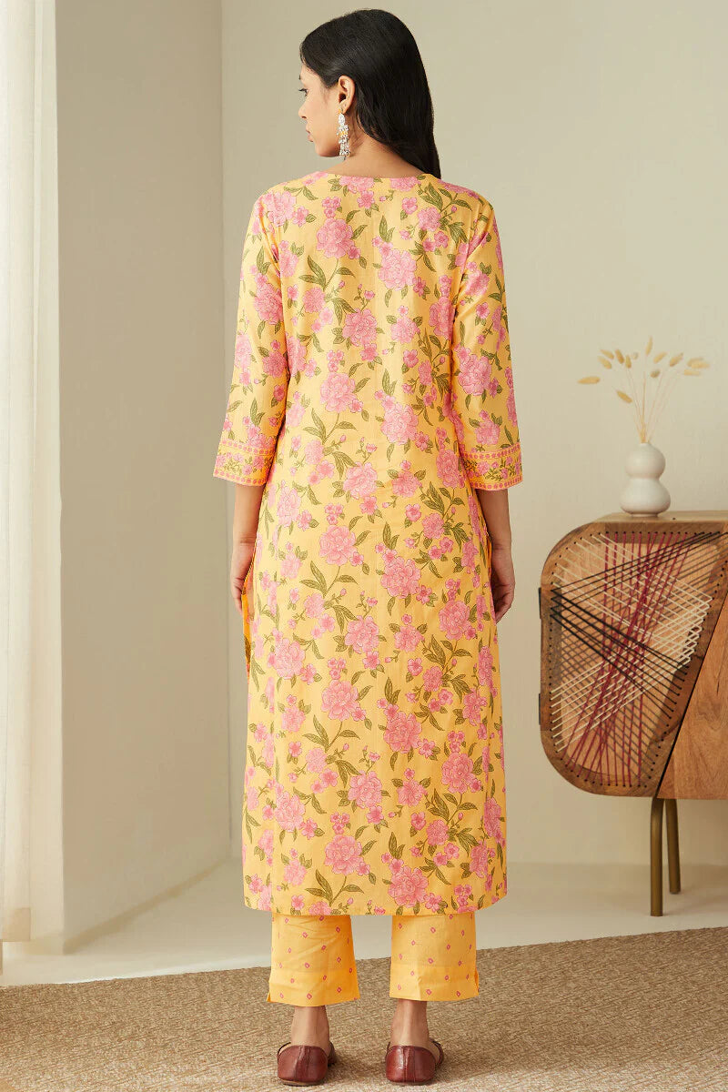 Mahnoor Tahira Kurta
