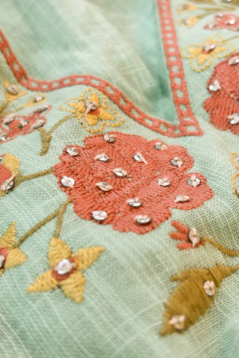 Surplus: Mehraab Nida Kurta